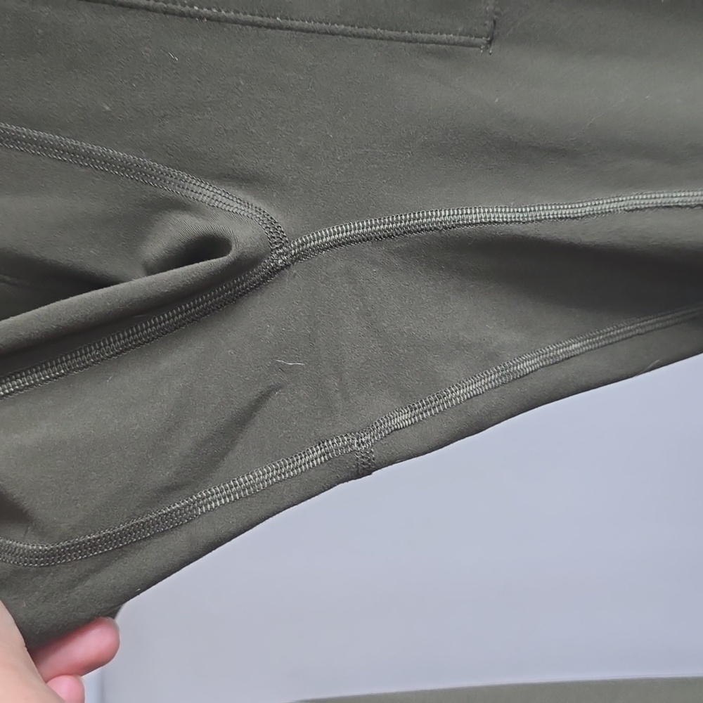 Lululemon Align Jogger 28" in Dark Olive - Picture 5 of 9